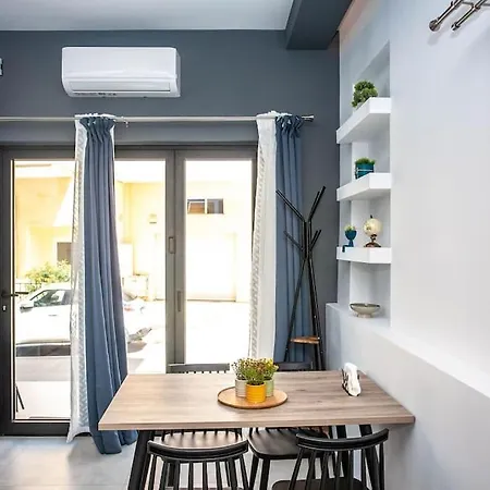 μike's Corner Hriszí Aktí Haniá